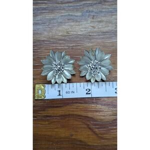 Vintage Signed Coro Silver Tone Daisy Flower Rhinestone Clip On Earrings